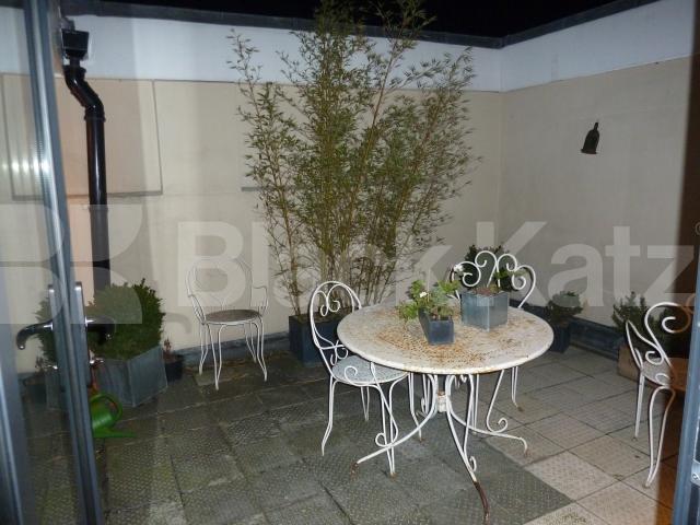 			An absolutely stunning apartment !!!, 2 Bedroom, 1 bath, 1 reception Flat			 Penton Street, ANGEL, ISLINGTON